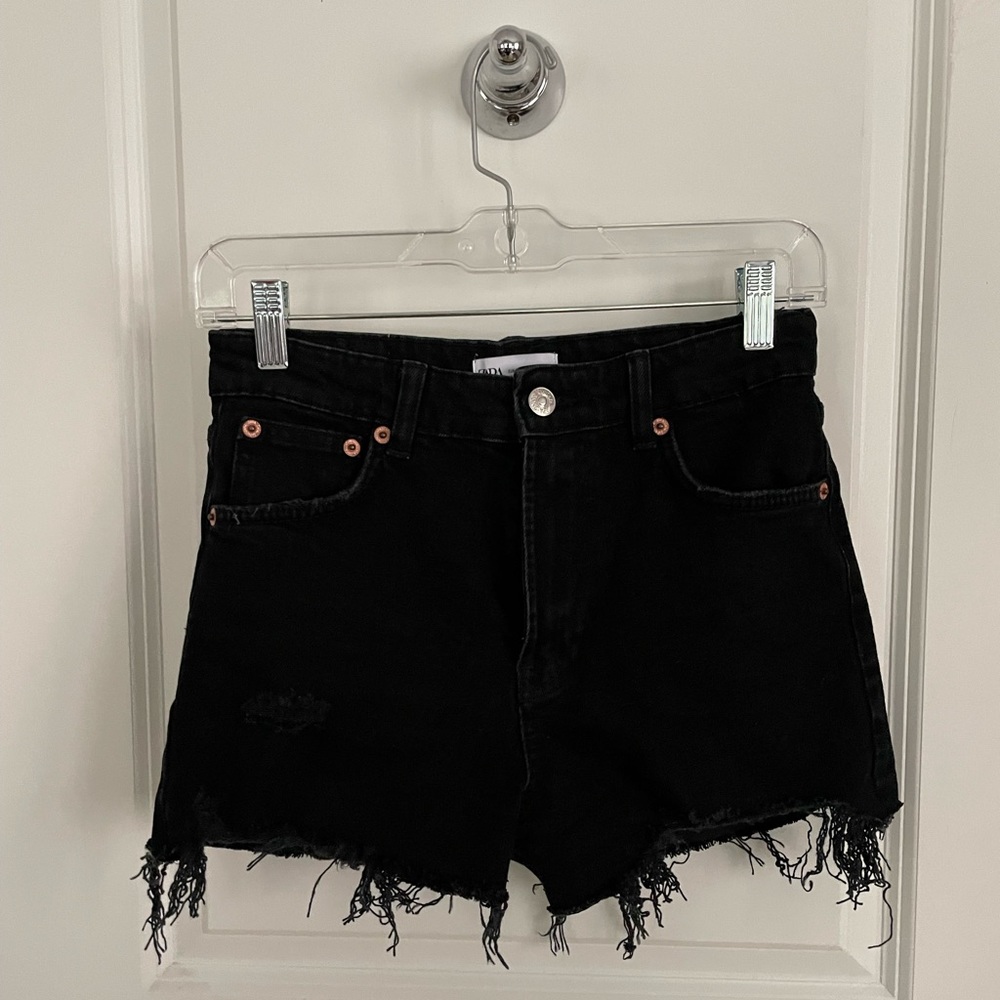 Zara distressed jean shorts
